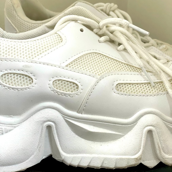 PRETTYLITTLETHING chunky white sneakers - Picture 4 of 6